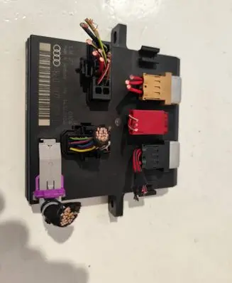Audi A4 S4 B7 8E 8H Comfort/convenience module 8E0907279L