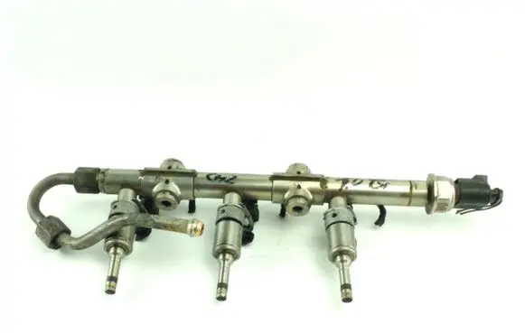 Skoda Citigo Fuel injector supply line/pipe 