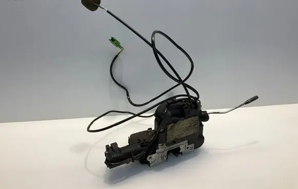 Mercedes-Benz E W211 Front door lock 2117201035 A2117201035
