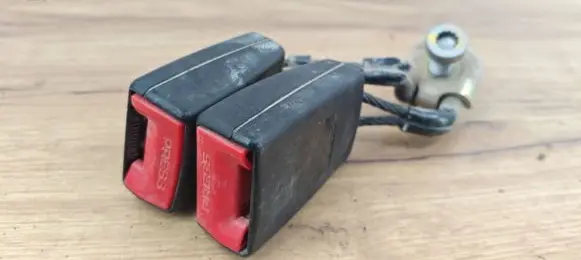 Skoda Octavia Mk2 (1Z) Rear seatbelt buckle 1Z0857488