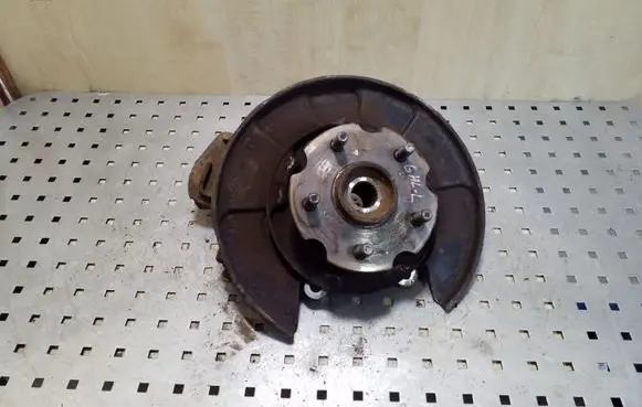Toyota RAV 4 (XA30) Rear wheel hub