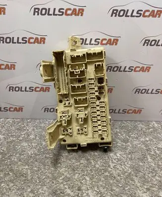 Toyota Avensis T250 Fuse module 82641CA020F