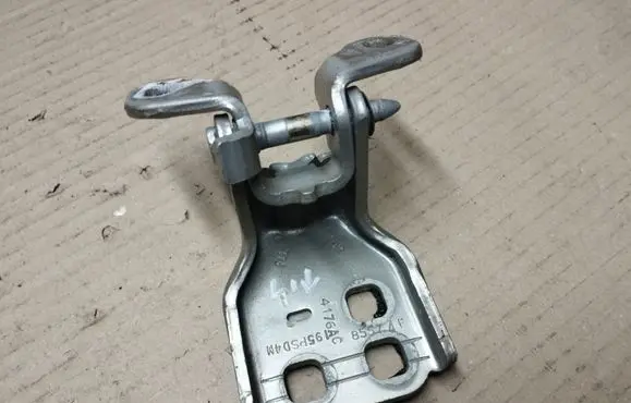 Chrysler Pacifica Front door lower hinge 