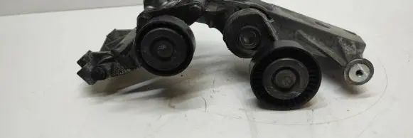 Mercedes-Benz A W169 Generator/alternator bracket 