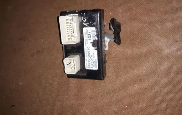 Toyota Avensis T270 Other control units/modules 8922720010