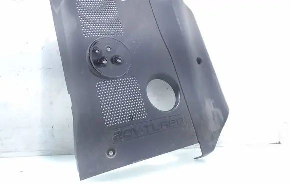 Volkswagen PASSAT B5 Engine cover (trim) 058103724H