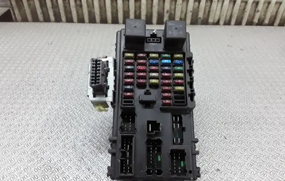 Hyundai Santa Fe Fuse module 9540026500