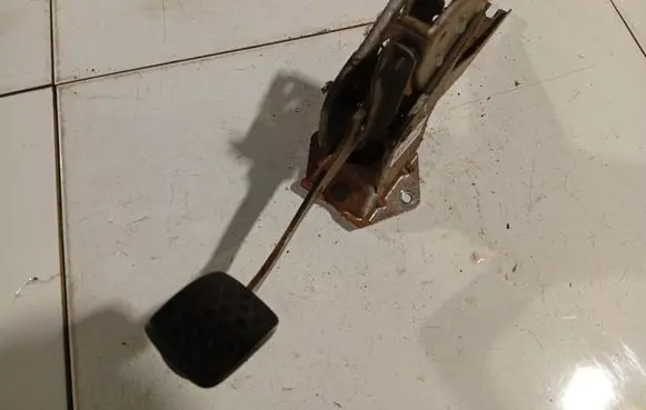 Daihatsu Materia Brake pedal 