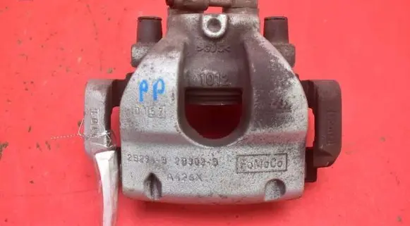 Ford Kuga I Front brake caliper 2B302-B