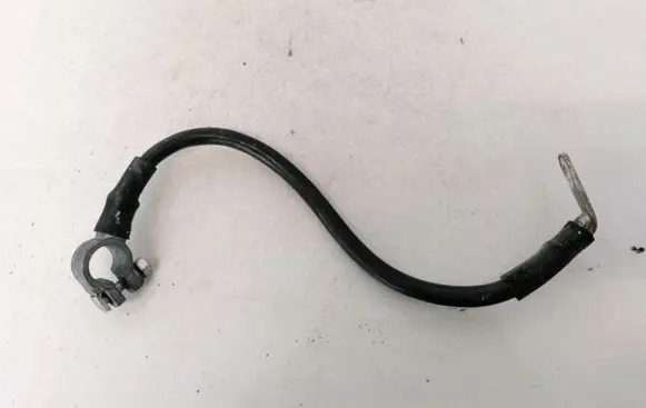 Volkswagen PASSAT B5.5 Positive cable (battery) 8D1971235