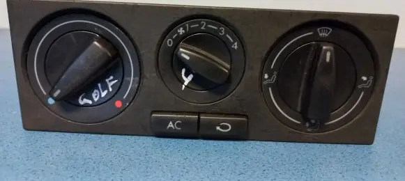 Volkswagen Golf IV Climate control unit 1J0820045F