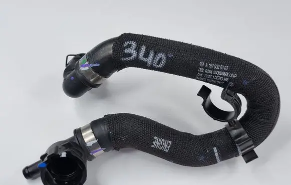 Engine coolant pipe/hose