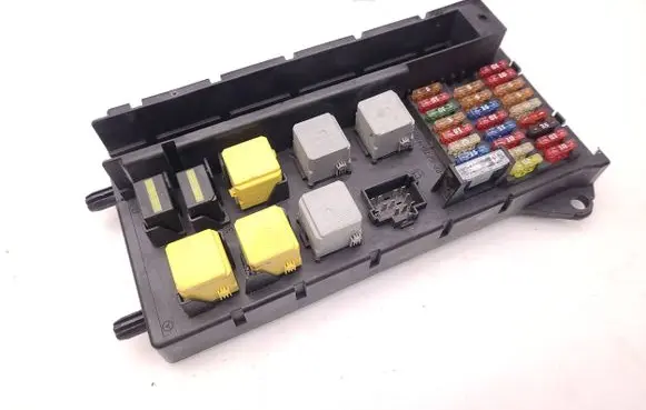 Mercedes-Benz Sprinter W906 Fuse module A9065454701 50JF11F02 ZGS006Q003