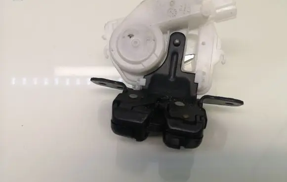 Toyota Yaris Tailgate/trunk/boot lock/catch/latch