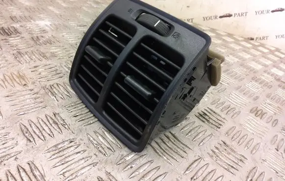 Ford Kuga II Rear air vent grill 07467000