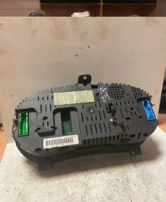 Audi A2 Speedometer (instrument cluster) 8Z0920900 110080020001