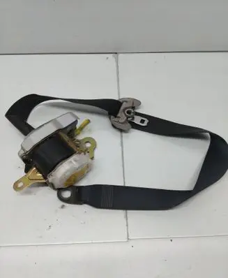Toyota Corolla Verso AR10 Front seatbelt L153004