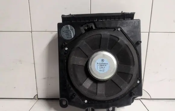 BMW 5 E60 E61 Subwoofer speaker 9144202 61928910 217BM089A