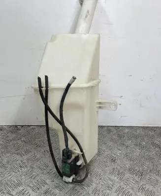 KIA Venga Windshield washer fluid reservoir/tank 986101P000