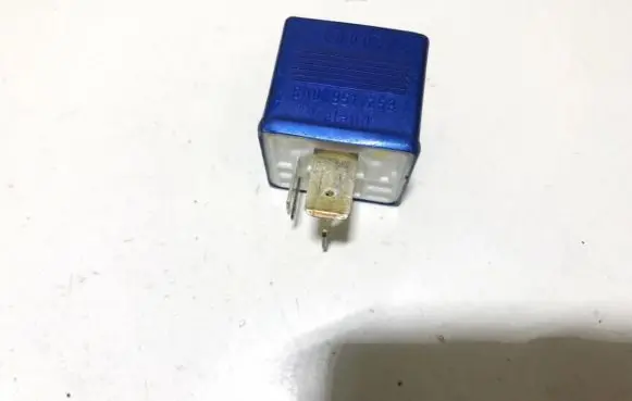 Audi A4 S4 B5 8D Other relay 8a0951253 899587