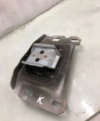 Peugeot Expert Gearbox mount 9673768480