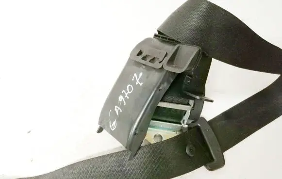 Middle seatbelt (rear)