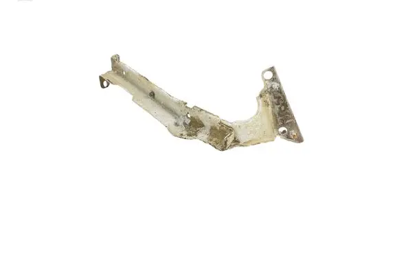 Audi A4 S4 B8 8K Fender mounting bracket 8K0821135C