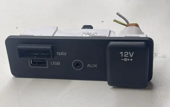 Land Rover Discovery Sport USB socket connector FK7219C166BD