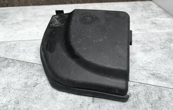 Citroen C4 Grand Picasso Fuse box cover 9658418180