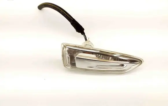 Front fender indicator light