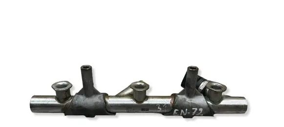 Audi A5 8T 8F Fuel main line pipe 06E130089AF