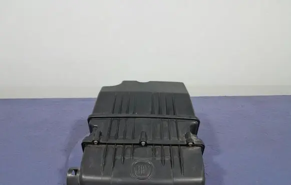 Fiat Punto (199) Air filter box 51885352