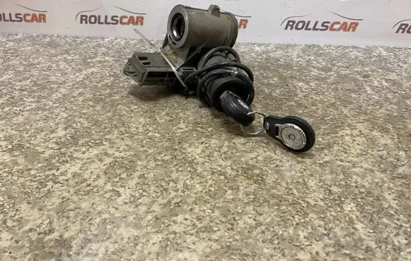 Seat Alhambra (Mk1) Ignition lock P012106