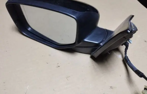 Front door electric wing mirror