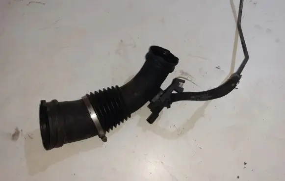 Audi A5 8T 8F Air intake hose/pipe 07Z906051B