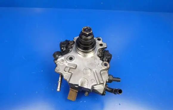 Mercedes-Benz C W205 Fuel injection high pressure pump A6510703301 28447442 0443486JHE