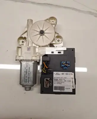 Ford C-MAX I Front door window regulator motor 999052104 6599209051F