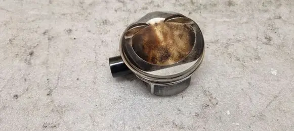 Volkswagen Golf VII Piston 82420