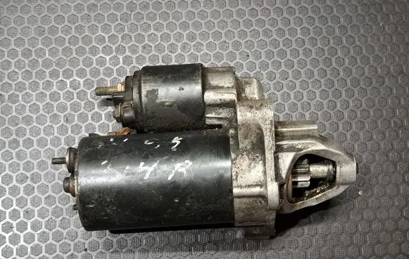Volkswagen PASSAT B5 Starter motor 1005821968