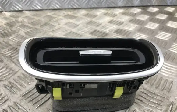 Toyota Prius (XW50) Dashboard side air vent grill/cover trim 5565047190