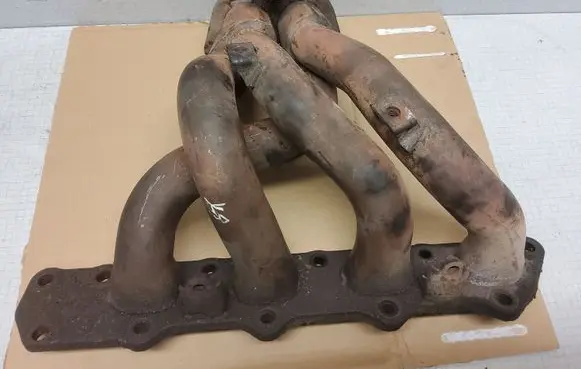 Mitsubishi Space Wagon Exhaust manifold