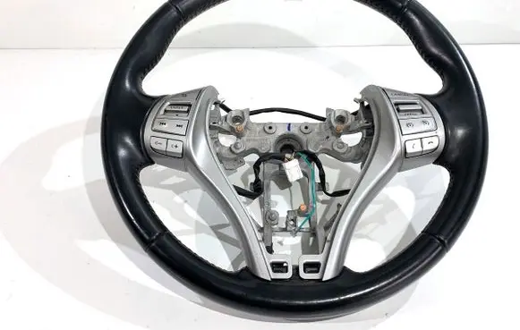 Nissan Qashqai Steering wheel 