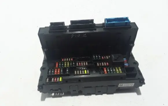 BMW 5 F10 F11 Fuse module 9234421