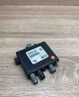 BMW X5 E53 Aerial antenna amplifier 8377656