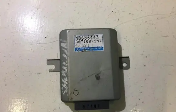 Mitsubishi Shogun Cruise control unit/module MB686443 GOT10871M1