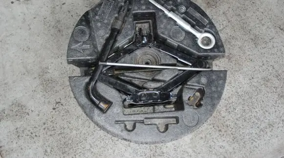 Volvo S80 Tool set 31202041 185KM