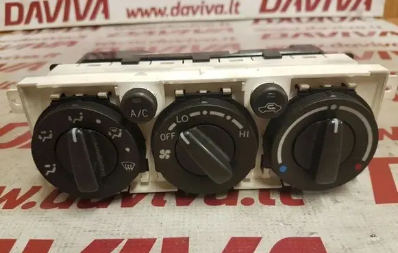 Toyota Avensis T250 Climate control unit 55900-05240