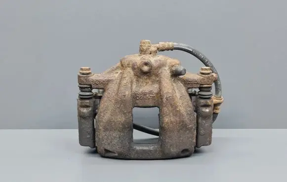 Honda CR-V Front brake caliper
