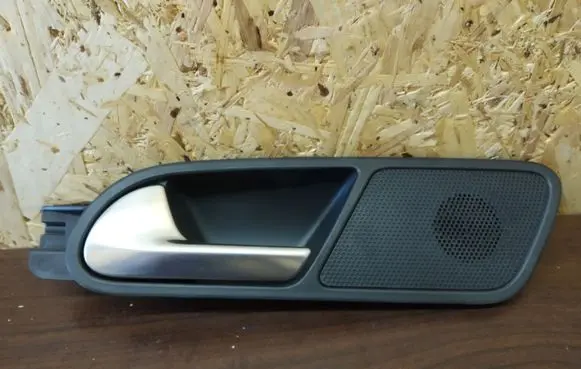 Volkswagen Tiguan Rear door interior handle 5N0839113