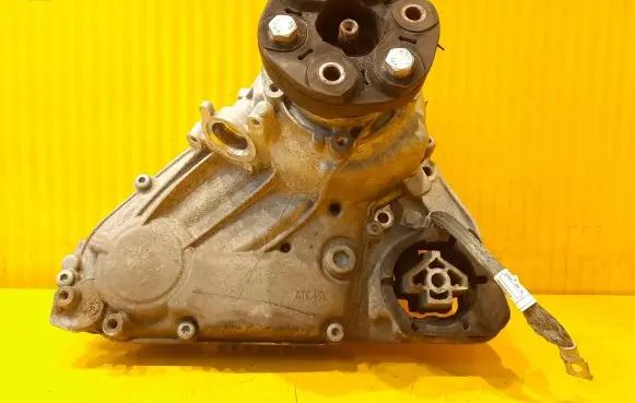 Gearbox transfer box case